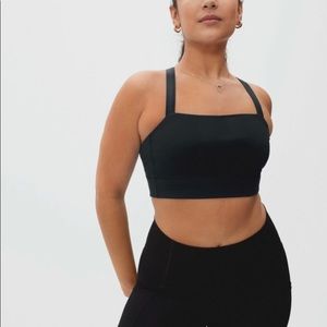 Everlane Perform Sports Bra